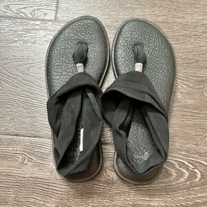 Sanuk yoga sling sandals